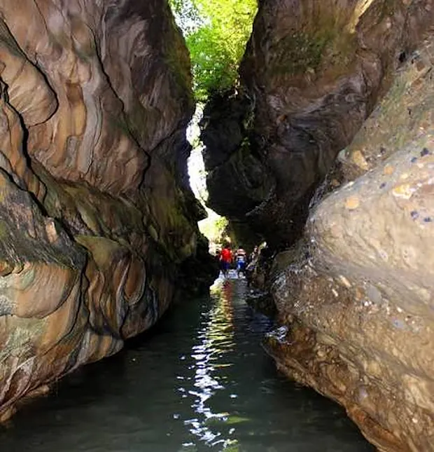 Walking the stream between the walls