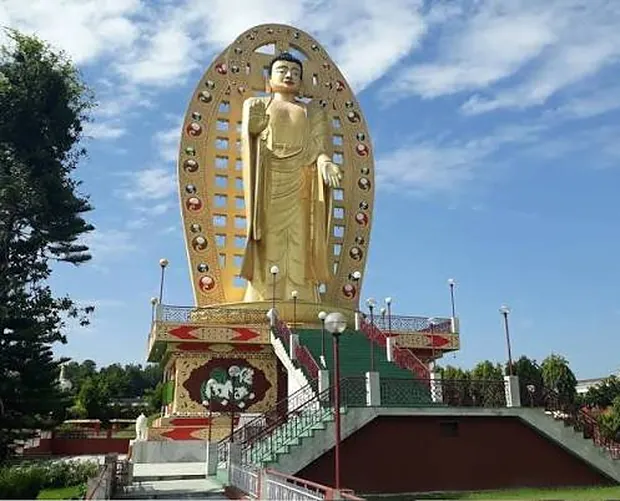 The golden Buddha statue